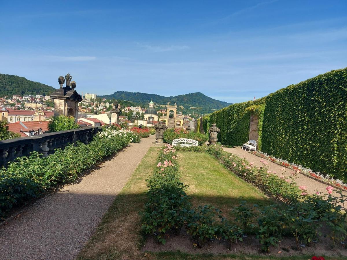 Apartments Rose Garden Decin Exterior foto