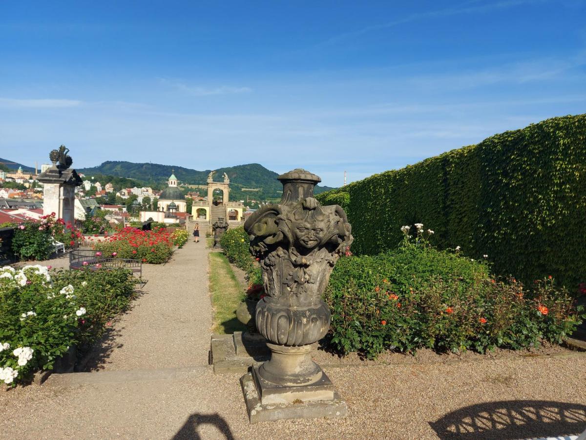Apartments Rose Garden Decin Exterior foto